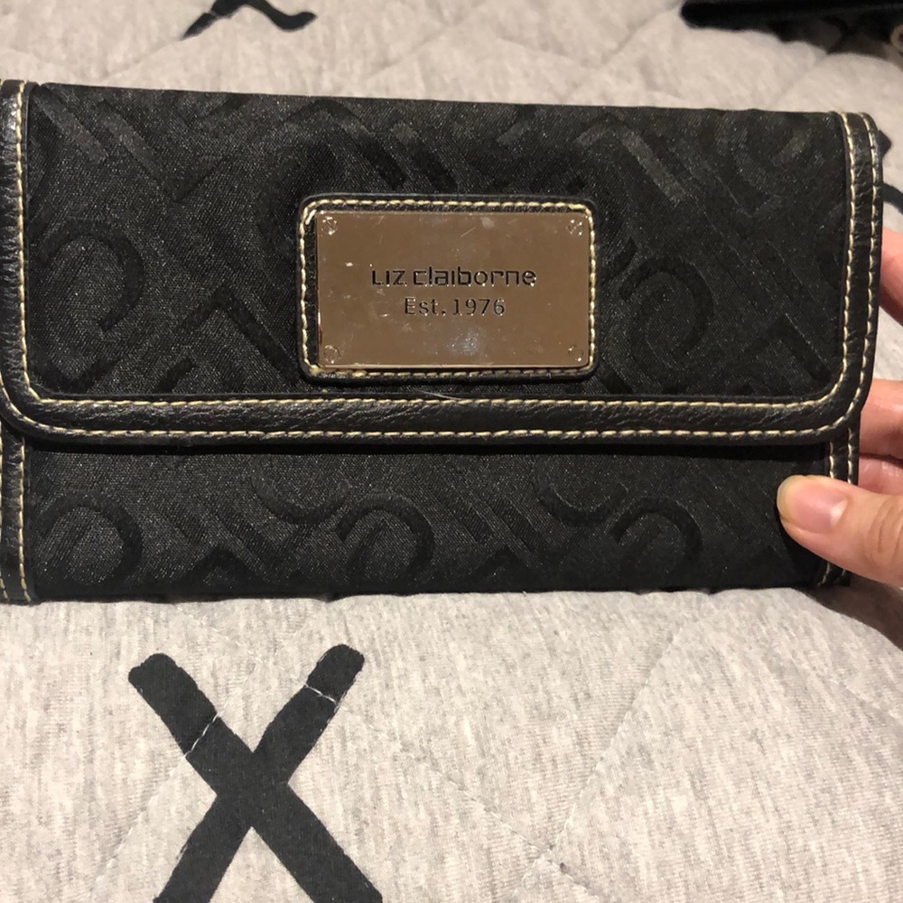 NWT Liz Claiborne Wallet